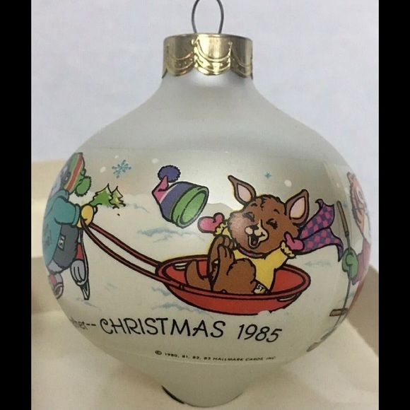 Hallmark 1985 “Shirt Tales” Glass Ornament - Picture 9 of 10